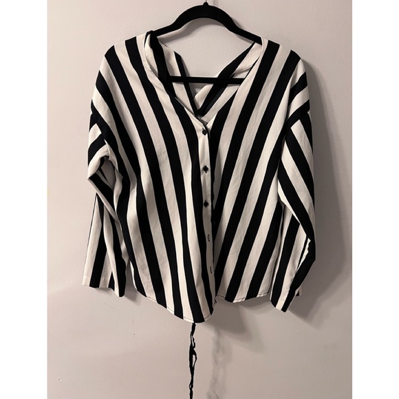 TILL Blouse - Picture 1 of 7